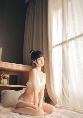 淫欲模特在线观看_迅雷1080
